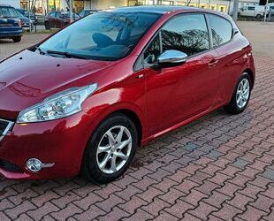 Peugeot Peugeot 208 1.2 Style 82 VTi Style Gebrauchtwagen