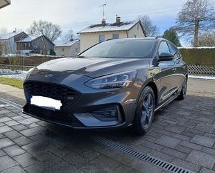 Ford Ford Focus 1,5 EcoBoost 110kW ST-Line Turnier*KAM* Gebrauchtwagen