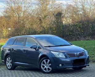 Toyota Toyota Avensis Combi 2.2 D-4D Automatik Executive Gebrauchtwagen