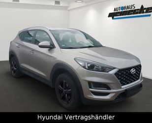 Hyundai Hyundai Tucson Select 2WD /Navi/ 1 Satz Winterräde Gebrauchtwagen