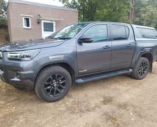 Toyota Toyota Hilux RHD Rechtslenker double cab 2,8Invinc Gebrauchtwagen