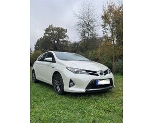 Toyota Toyota Auris Hybrid Executive 1,8-l-VVT-i Executiv Gebrauchtwagen