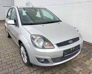 Ford Ford Fiesta 1,4 16V Ghia Gebrauchtwagen