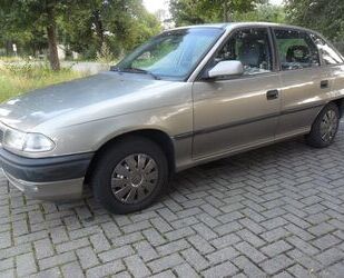 Opel Opel Astra 1.6 Automatik 4Türer Schiebedach Gebrauchtwagen