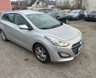 Hyundai Hyundai i30 1.6 CRDi Premium Aut. XENO NAVI LEDER Gebrauchtwagen