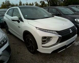 Mitsubishi Mitsubishi Eclipse Cross Top PHEV 4WD *Leder* Pano Gebrauchtwagen