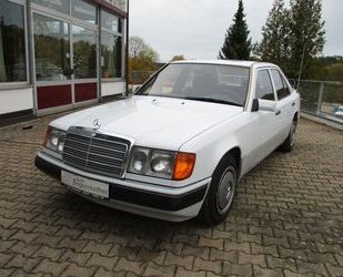 Mercedes-Benz Mercedes-Benz E 200 W124 Mit H-Kennzeichen+Gepfleg Gebrauchtwagen