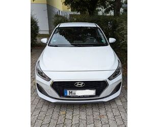 Hyundai Hyundai i30 1.4 Select PDE Gebrauchtwagen