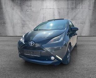 Toyota Toyota Aygo AYGO x-wave FALTDACH NAVI 2 HAND Gebrauchtwagen