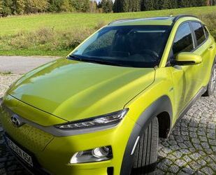 Hyundai Hyundai Kona ELEKTRO 150kW mit Schiebedach u. neue Gebrauchtwagen