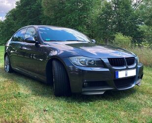 BMW BMW 330i, M, Leder, Performance Auspuff, selten Gebrauchtwagen