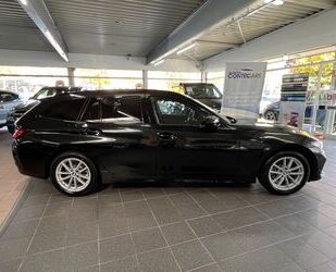 BMW BMW 318 d Touring Innovations Park+STHZ+ACC+AHK uv Gebrauchtwagen