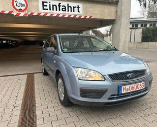 Ford Ford Focus 1,6 Fun X Automat/1.Hand/Tüv bis 02/202 Gebrauchtwagen