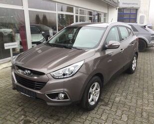 Hyundai Hyundai ix35 Style 1.6 Benzin AWD 8fach bereift Gebrauchtwagen