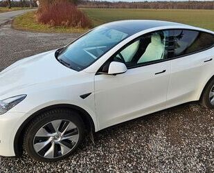 Tesla Tesla Model Y RWD AHK HW4 innen weiß BYD Blade Ak Gebrauchtwagen