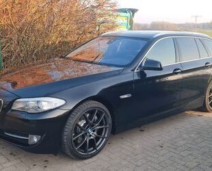 BMW BMW 530d xDrive Touring-Lux/Pano/HUD/Soft Close/St Gebrauchtwagen