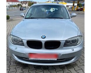 BMW BMW 120i , AngelEyes, Vollleder, Klimaaut., Alarma Gebrauchtwagen