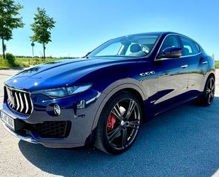 Maserati Maserati Levante Benzin 3.0 V6 316kW S Q4 blue pas Gebrauchtwagen