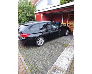 BMW BMW 318d Touring Advant. Navi Kamera 8-fach bereif Gebrauchtwagen