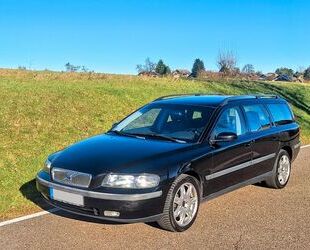 Volvo Volvo V70 2.5T Black Edition 3. Hd. SH-gepf ZR neu Gebrauchtwagen