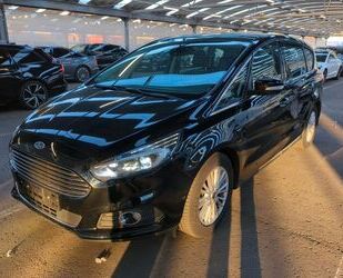 Ford Ford S-MAX Titanium AHK/PDC/Leder/Navi/PAN-Dach Gebrauchtwagen