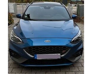 Ford Ford Focus 2,3 EcoBoost ST Turnier Automatik Gebrauchtwagen