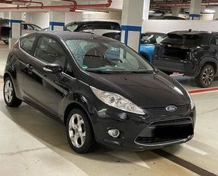 Ford Ford Fiesta Titanium/Klimaauto/1.Hand/wenig Km/8-f Gebrauchtwagen