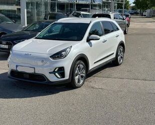 Kia Kia e-Niro Spirit ACC LM KlimaA WPumpe PDC SpurH Gebrauchtwagen