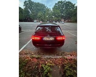 Mercedes-Benz Mercedes-Benz E 220 d T Autom. - Gebrauchtwagen