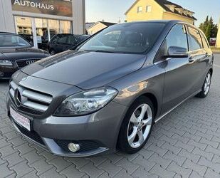 Mercedes-Benz Mercedes-Benz B 200 Edition KLIMA/NAVI/SHZ/PDC/AHK Gebrauchtwagen