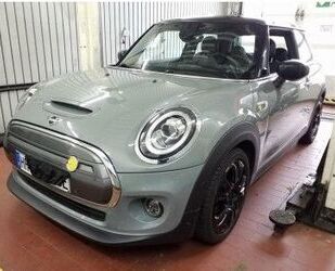 Mini MINI CooperSE/Aut/Navi/HUD/LEDer/Kamer/ParkDrivAs/ Gebrauchtwagen