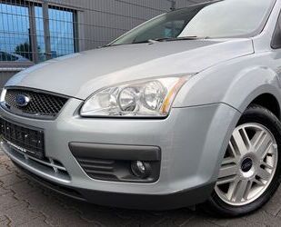 Ford Ford Focus Lim. Ghia*1.HAND*GARANTIE*TÜV NEU*KLIMA Gebrauchtwagen