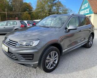 VW Volkswagen Touareg 3.0 V6 TDI 4x4/DSG/Stand+Lenkhz Gebrauchtwagen