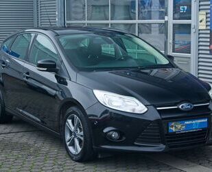 Ford Ford Focus 1,6 Champions Edition*PDC*SITZHEIZUNG*2 Gebrauchtwagen