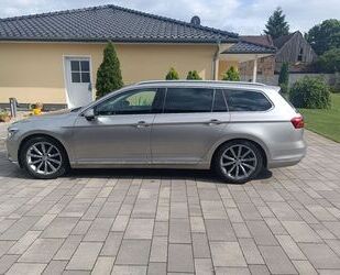 VW Volkswagen Passat Variant Highl. LED,Kam., Standh Gebrauchtwagen