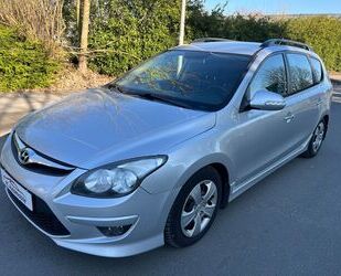 Hyundai Hyundai i30 CW 1.6 CRDi Style *Euro 5*Klimaautomat Gebrauchtwagen