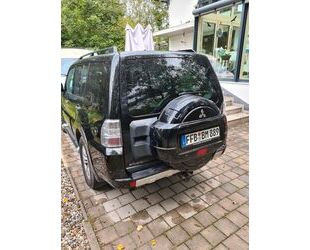 Mitsubishi Mitsubishi Pajero 3,2 DI-D 4WD Top Automatik Top Gebrauchtwagen