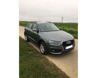 Audi Audi Q3 2.0 TDI 103kW AHK 8 fach bereift Gebrauchtwagen