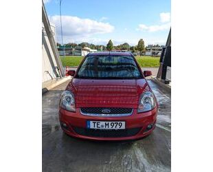 Ford Ford Fiesta 1,3 51kW Ghia Ghia Gebrauchtwagen