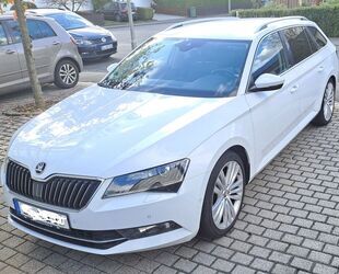 Skoda Skoda Superb 2.0 TDI SCR 140kW DSG Ambition Combi Gebrauchtwagen