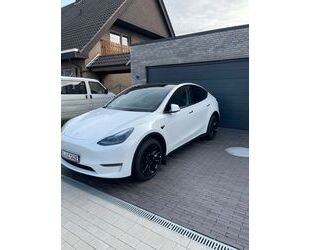 Tesla Tesla Model Y Long Range Dual Motor AWD 8 fach ber Gebrauchtwagen