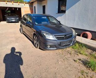 Opel Opel Signum Sport 2.2 OPC-Line Gebrauchtwagen