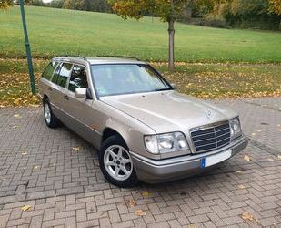 Mercedes-Benz Mercedes-Benz E 200 AKTIV S124 Kombi Gebrauchtwagen