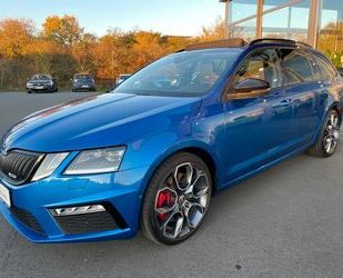 Skoda Skoda Octavia Combi 2,0TSI RS Pano AHK Keyless 19