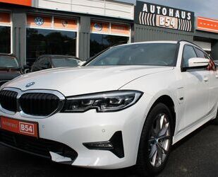 BMW BMW 330 e Sport Line/LED/KAM/NAVI/LEDER/M PAKET/ Gebrauchtwagen