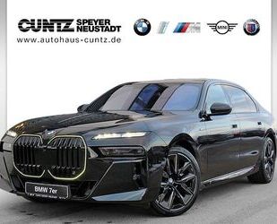 BMW BMW 740d xDrive M Sport M Sportpaket B&W Surround Gebrauchtwagen