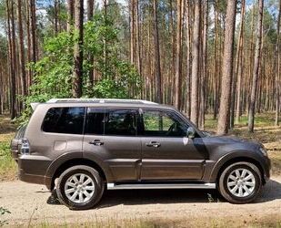 Mitsubishi Mitsubishi Pajero 3,2 DI-D 4WD Automatik Instyle Gebrauchtwagen