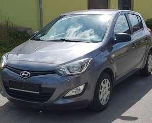 Hyundai Hyundai i20 1.2 FIFA World Cup EDITION/ 85PS Gebrauchtwagen