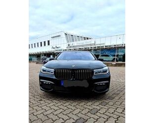 BMW BMW 750i xDrive -M Sport Black Shadow Line Head-u Gebrauchtwagen