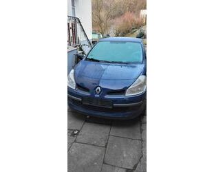 Renault Renault Clio Authentique 1.2 16V 55kW Authentique Gebrauchtwagen